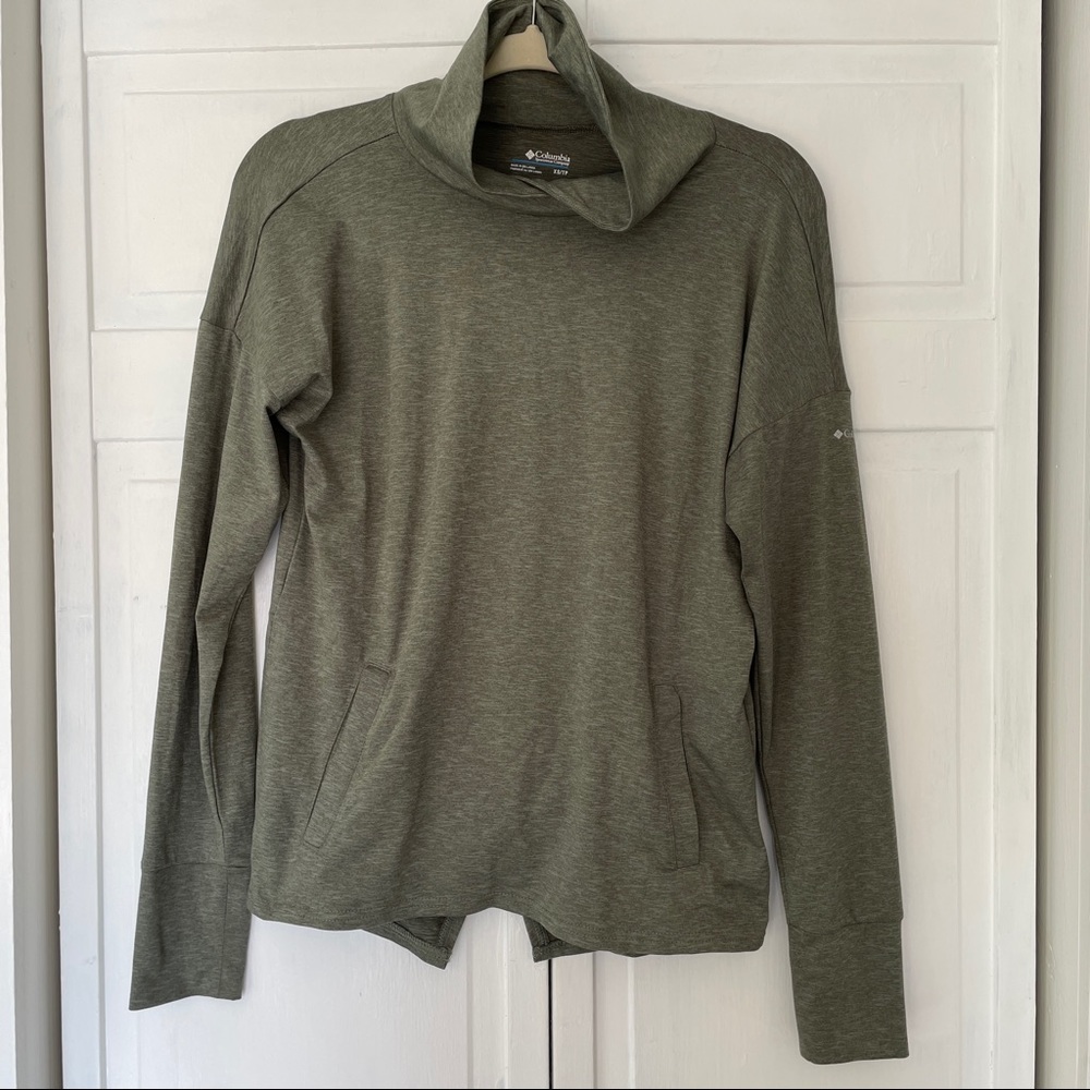 Columbia Solar Shield with Neck Cover Long Sleeve Olive Top